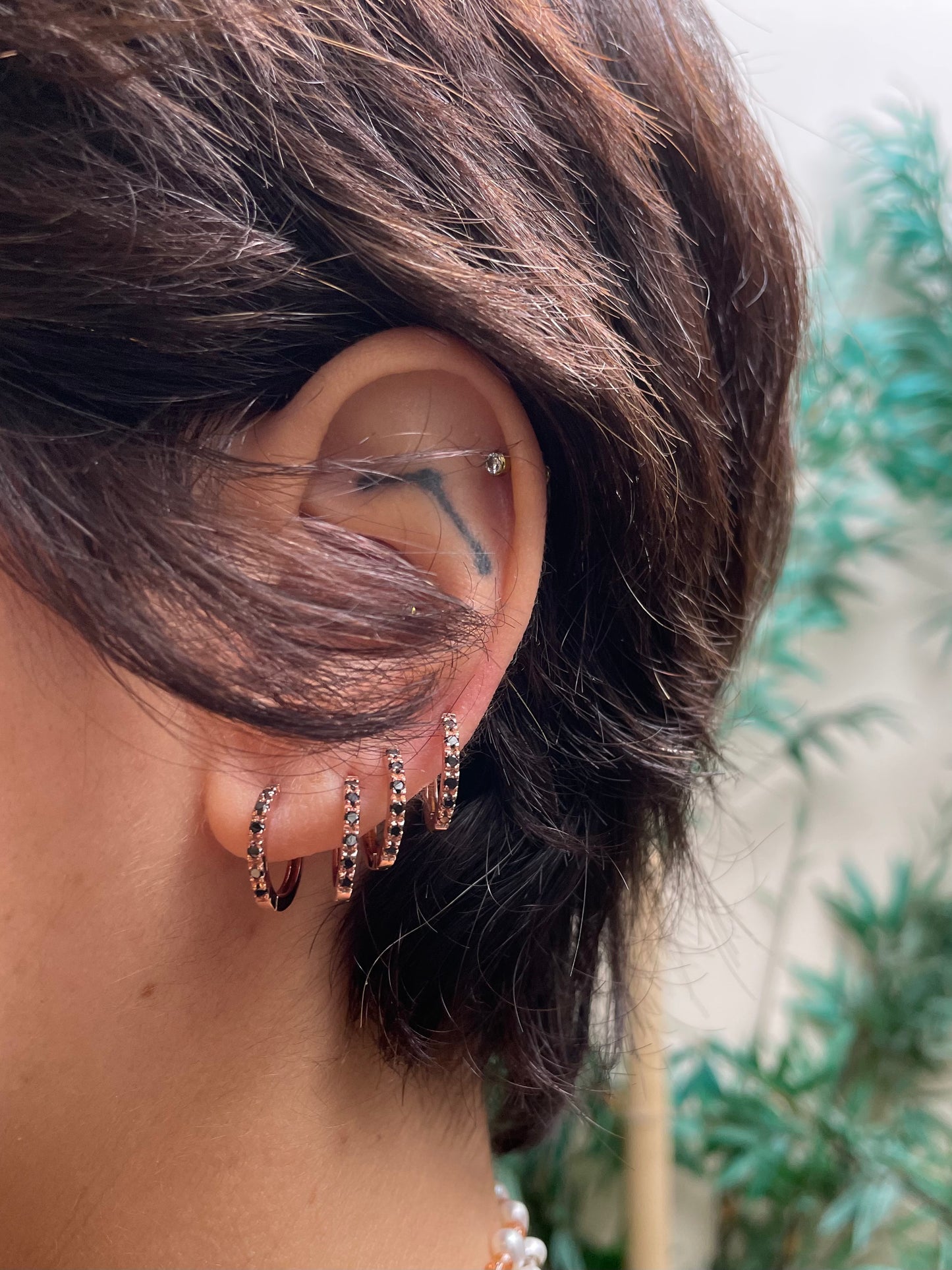 la noir - orecchini cerchio in oro 18kt e diamanti noir