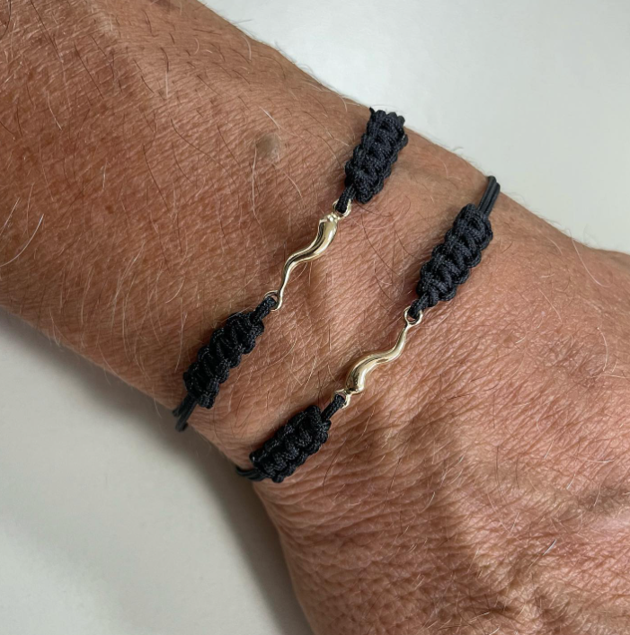 Buona fortuna - bracciale con cornetto in oro 18kt e cordino