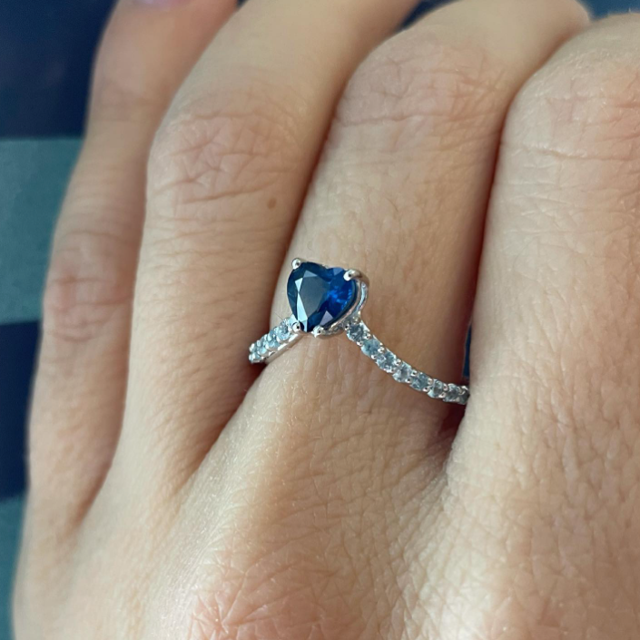 Nashir - anello in oro 18kt con pietre preziose