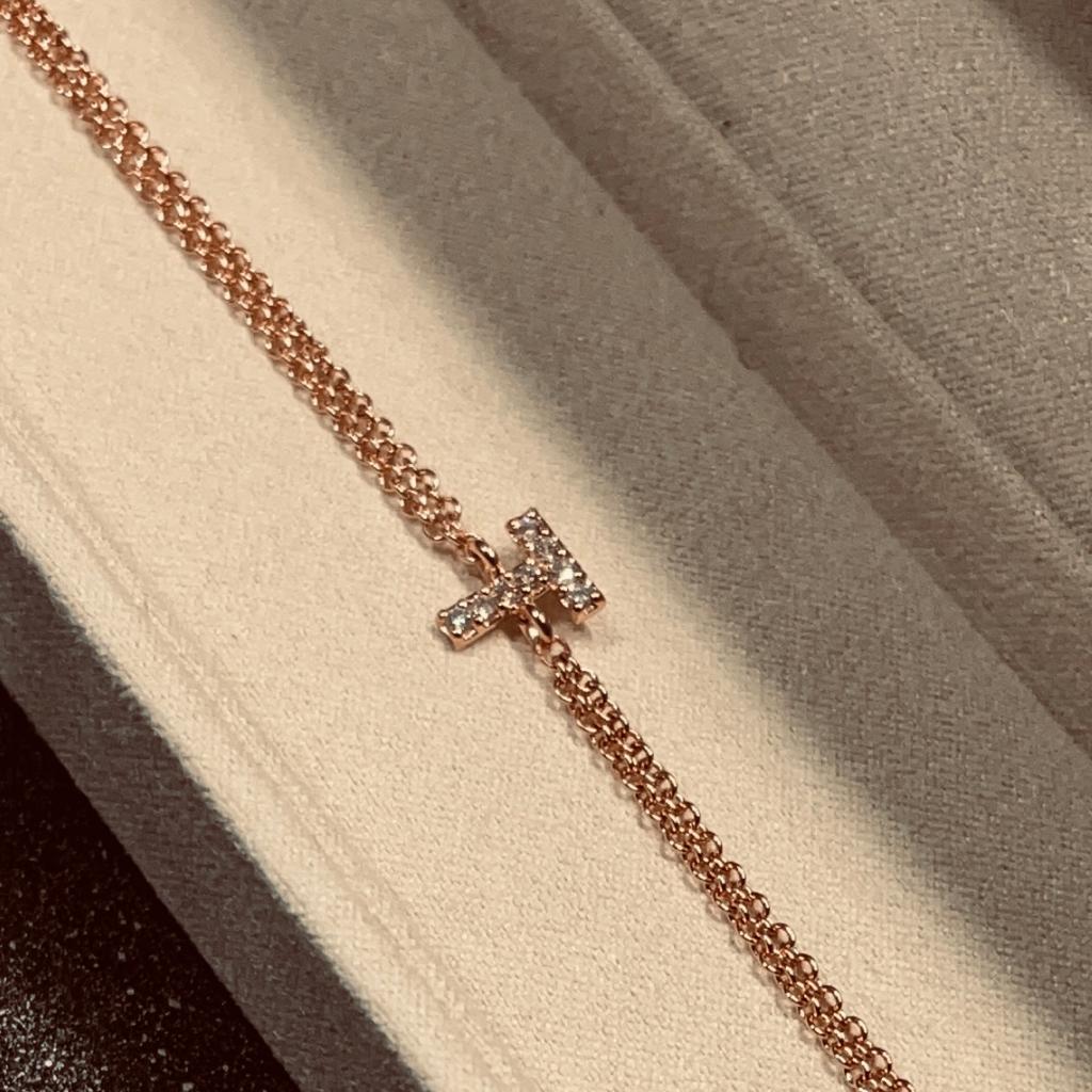 Bracciale doppia catenina in oro 18kt con iniziale