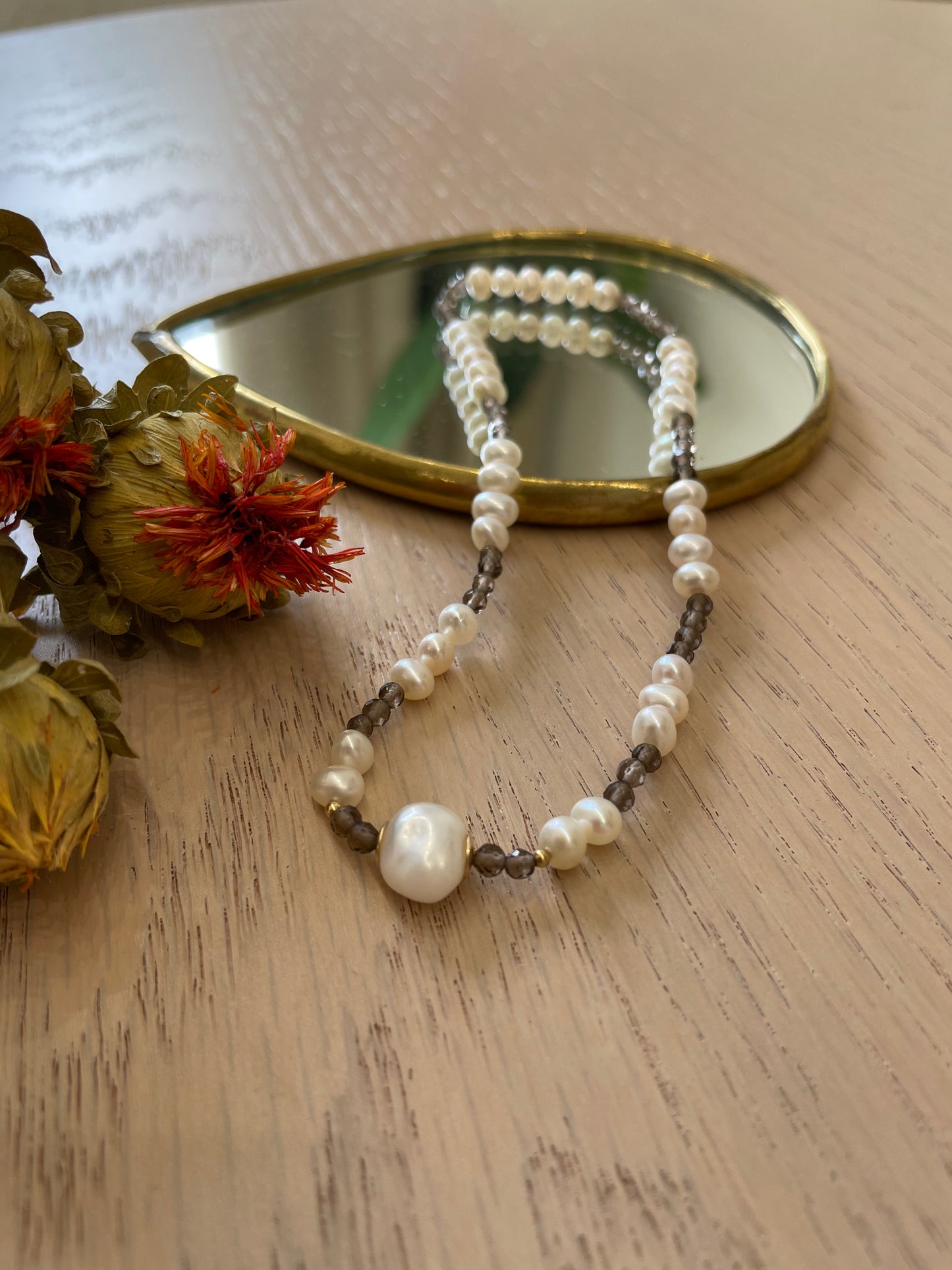 Tou_Lou Hippie choker