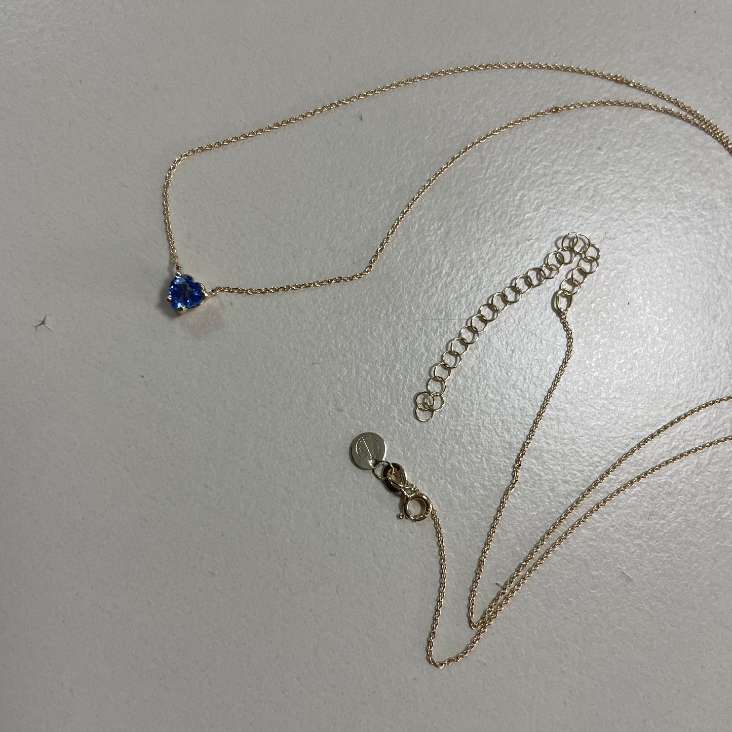 Collana in oro 18kt con zaffiro taglio cuore