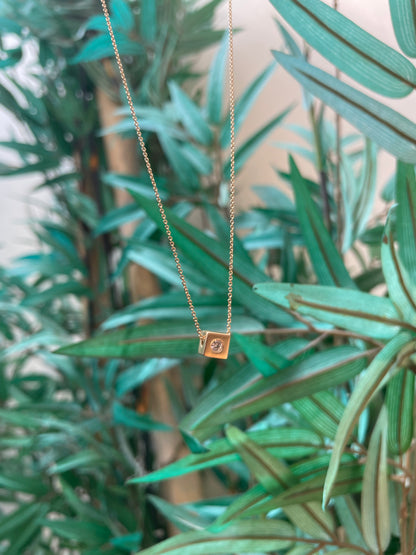 .DaDo. -ciondolo in oro 18kt con diamante