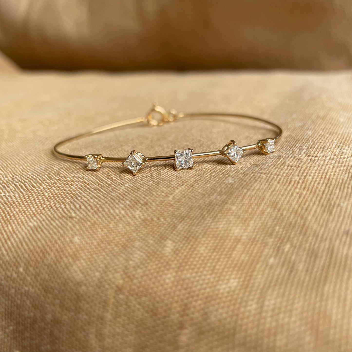 .nash. - bracciale rigido in oro 18kt con diamanti