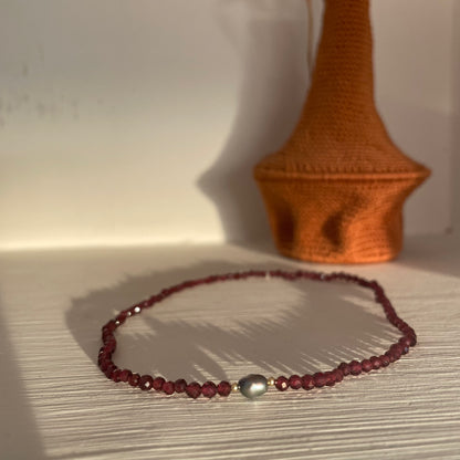 Tou_lou Shanti Choker