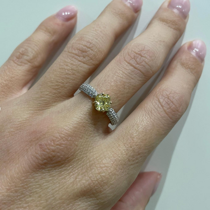 Yes - anello in oro bianco 18kt con diamante fancy
