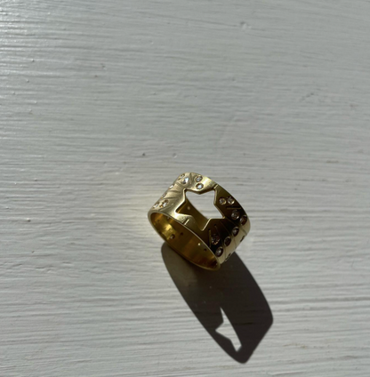 La stella - Anello fascia in oro giallo 18kt