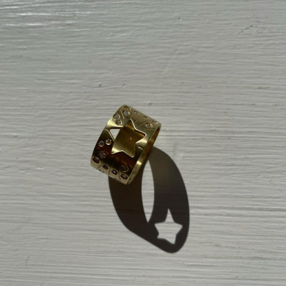 La stella - Anello fascia in oro giallo 18kt