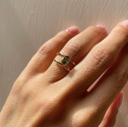 Mad - anello in oro 18kt e zaffiro