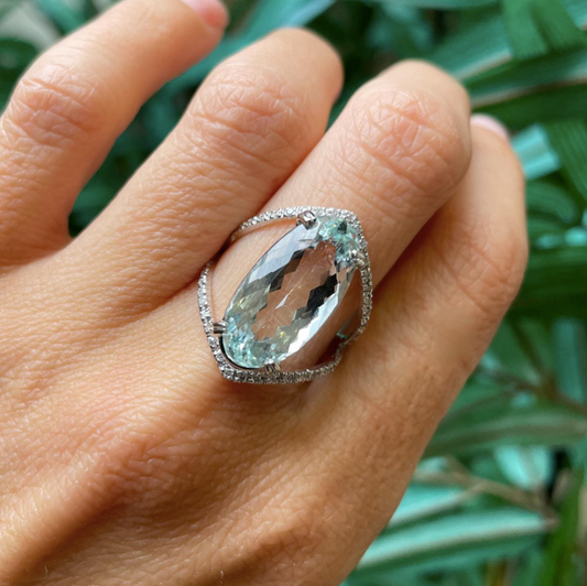 Fata - anello in oro 18kt con acquamarina