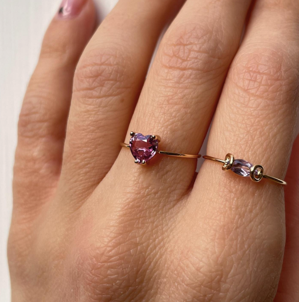 Sailor candy - anello filo in oro 18kt con zaffiro rosa