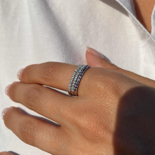 Nuances - tris di mezze verette in oro 18kt e pietre preziose in degradè di colori