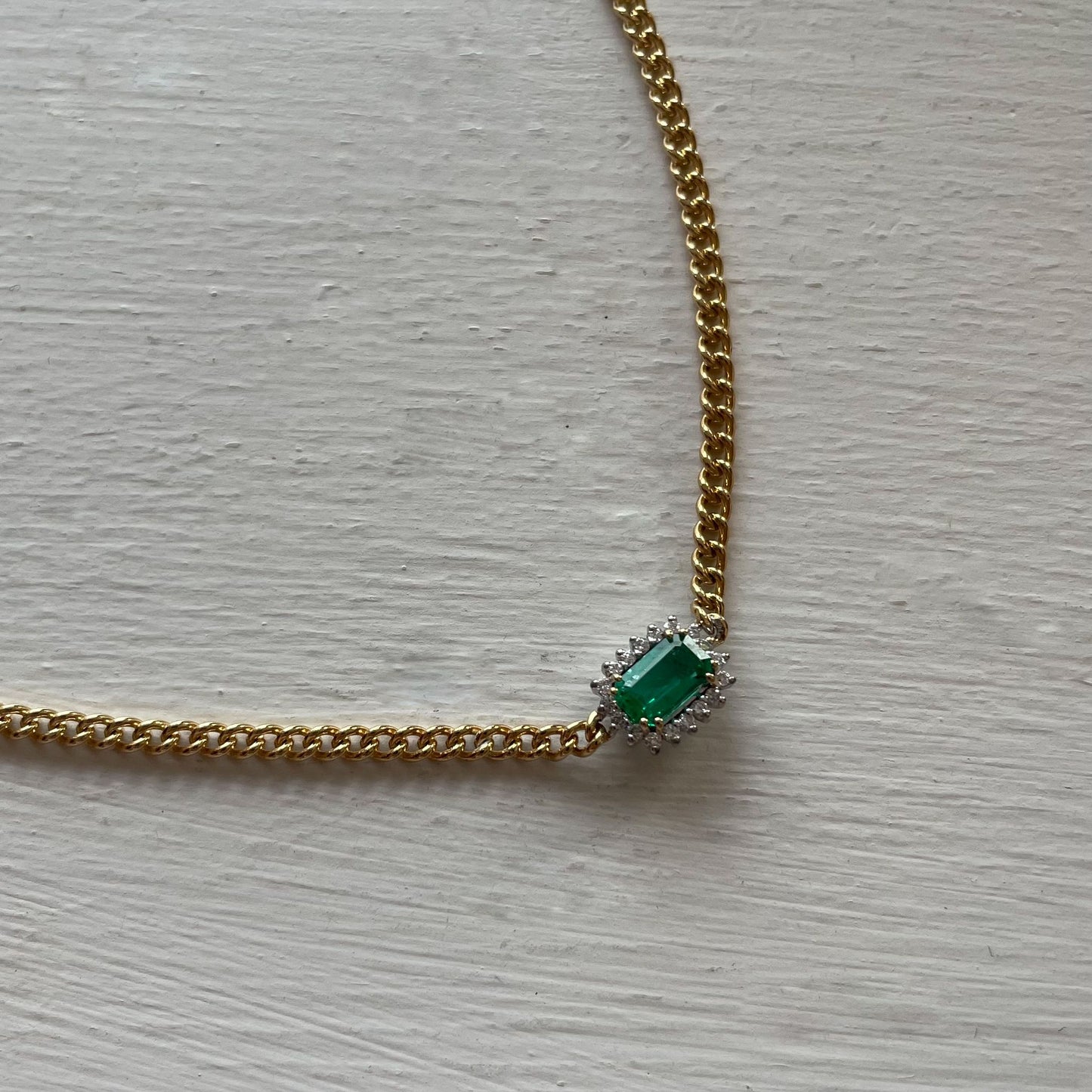 .lamagia. - collana in oro 18ct con diamanti e smeraldo centrale